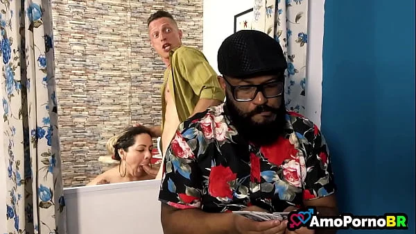 Uma esposa precisa do sêmen do amigo do marido na boca para encontrar a felicidade – Xvideos Porno